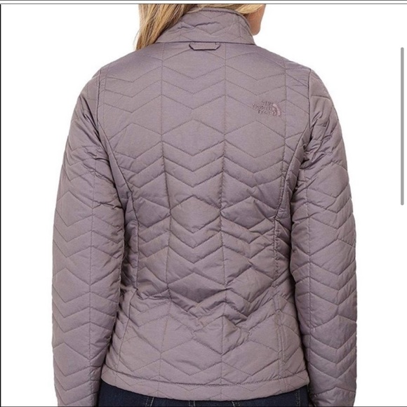 North Face midweight Jacket- Fantastic! - Picture 4 of 10